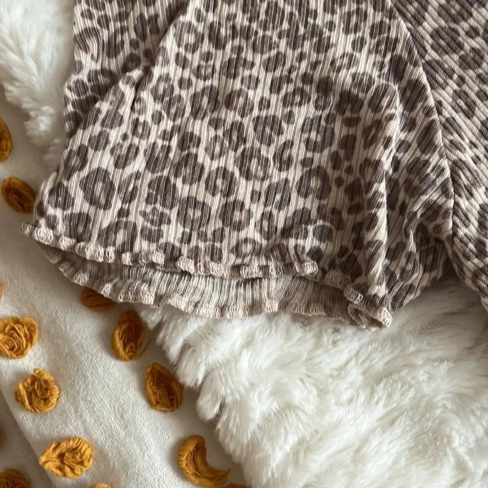 American Eagle Outfitters Soft & Sexy Rib Cheetah Print Ruffled trim Top - Picture 3 of 8